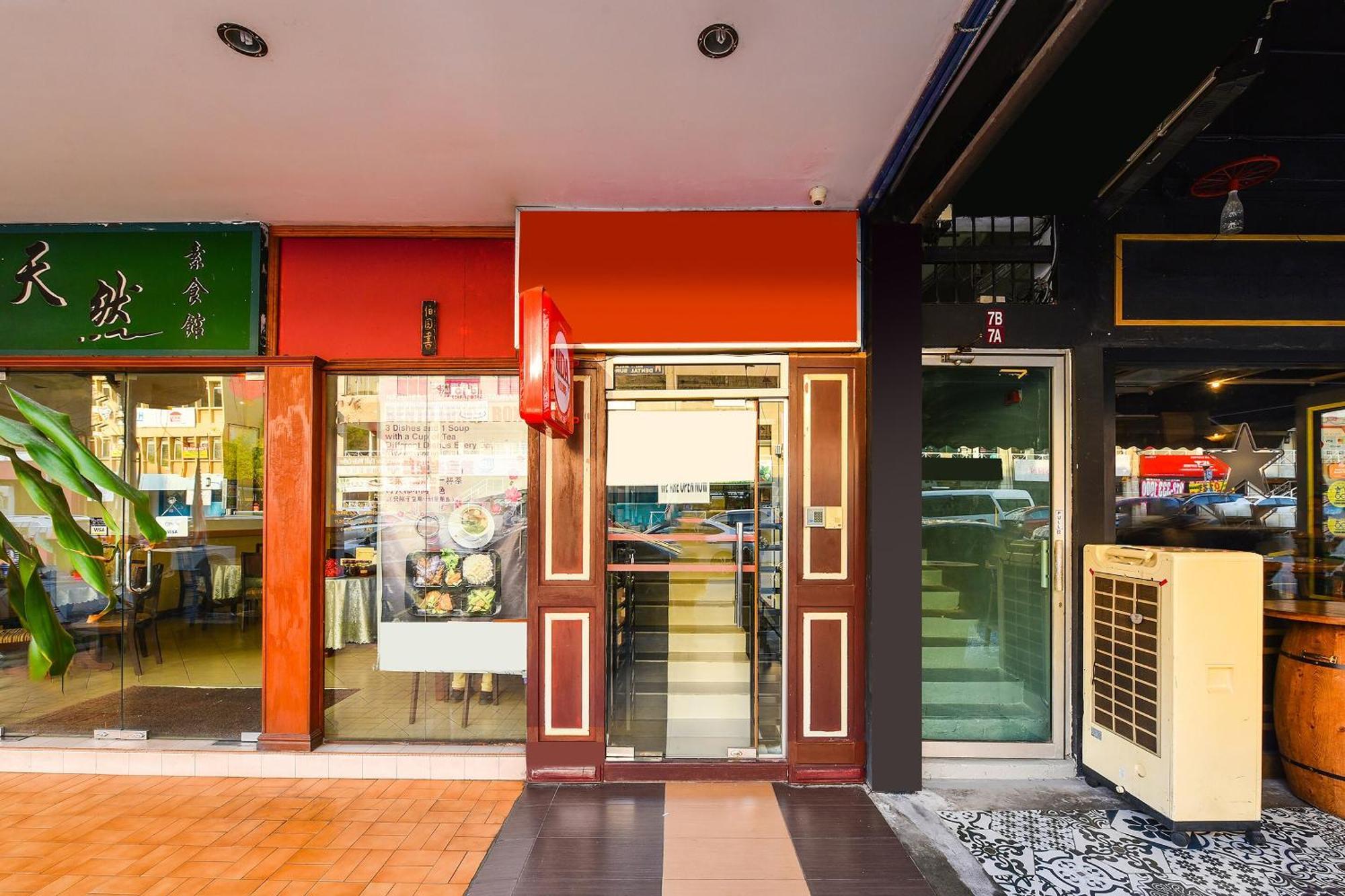 Super Oyo 90562 J Hotel Pj Petaling Dzsaja Kültér fotó