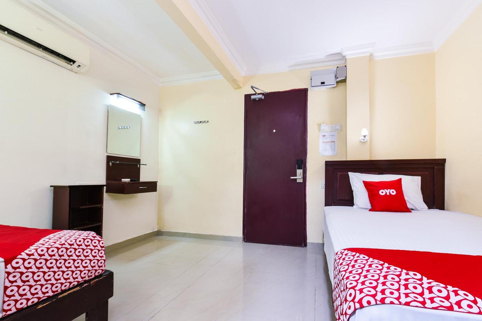Super Oyo 90562 J Hotel Pj Petaling Dzsaja Kültér fotó