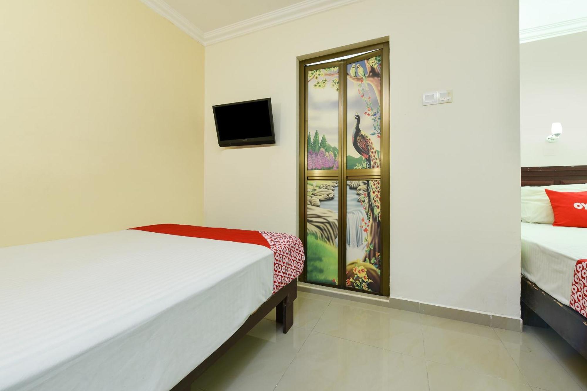 Super Oyo 90562 J Hotel Pj Petaling Dzsaja Kültér fotó